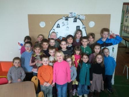 Le groupe devant la montagnes des humeurs